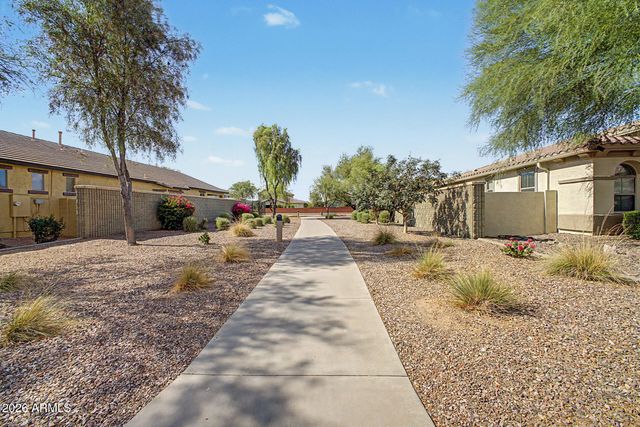 1076 E EUCLID Avenue, Gilbert, AZ 85297