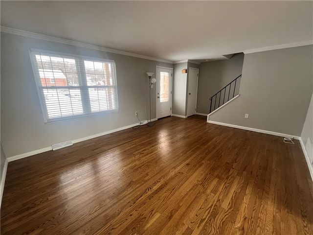 8239 Elaine Dr, Mccandless, PA 15237