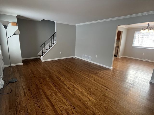 8239 Elaine Dr, Mccandless, PA 15237