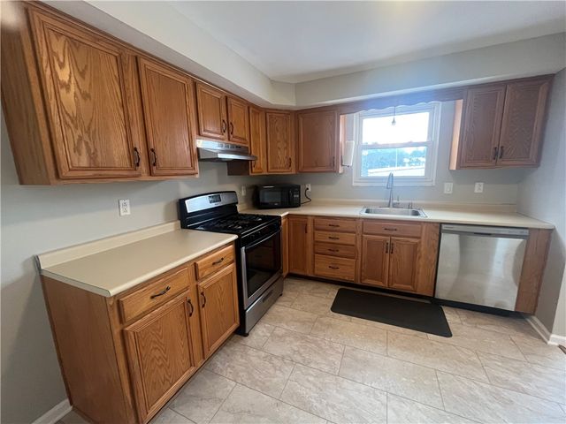 8239 Elaine Dr, Mccandless, PA 15237