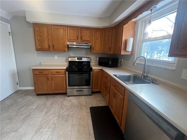 8239 Elaine Dr, Mccandless, PA 15237