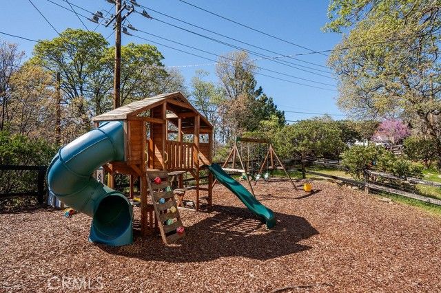 1498 Deer Way, Lake Arrowhead, CA 92352