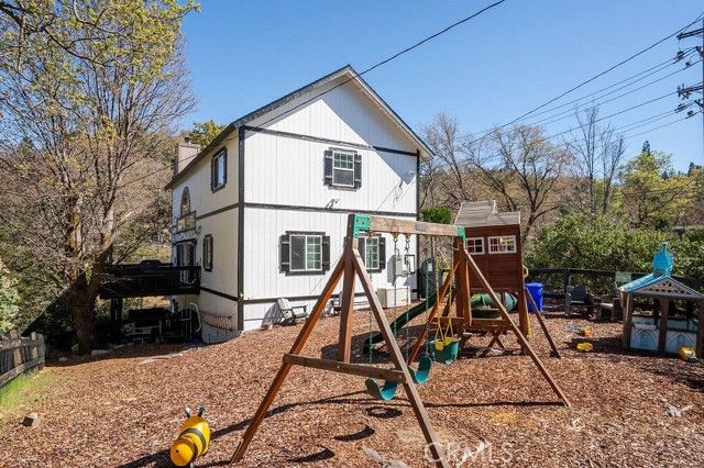 1498 Deer Way, Lake Arrowhead, CA 92352