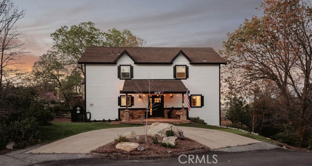 1498 Deer Way, Lake Arrowhead, CA 92352