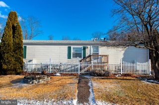 2 EVERGREEN DR, Quakertown, PA 18951