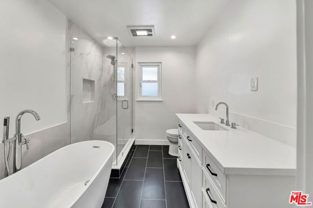 23008 Hamlin Street, West Hills (los Angeles), CA 91307