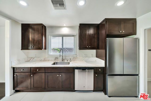 23008 Hamlin Street, West Hills (los Angeles), CA 91307