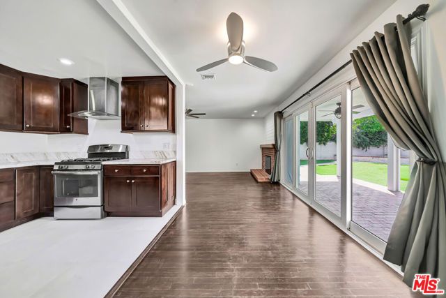 23008 Hamlin Street, West Hills (los Angeles), CA 91307