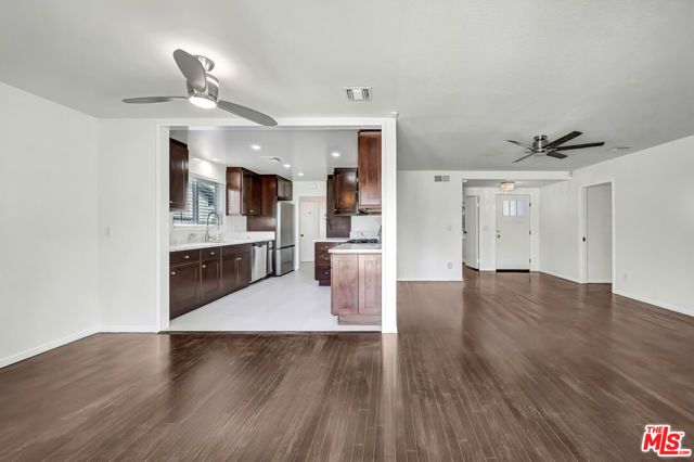 23008 Hamlin Street, West Hills (los Angeles), CA 91307