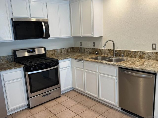 10873 Caravelle Pl, San Diego, CA 92124