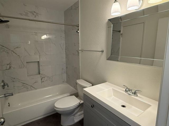 10873 Caravelle Pl, San Diego, CA 92124
