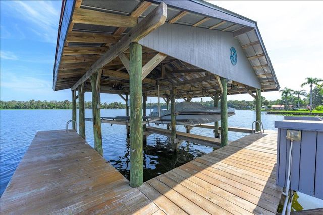 164 Moonlite Dr, Welaka, FL 32193