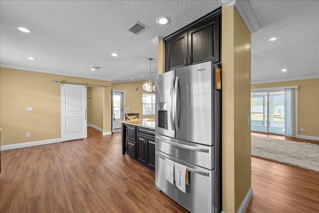 164 Moonlite Dr, Welaka, FL 32193