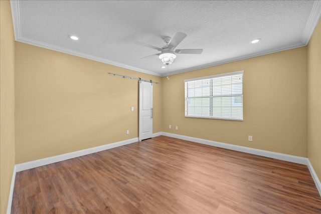 164 Moonlite Dr, Welaka, FL 32193