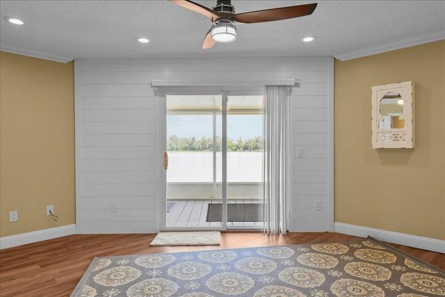 164 Moonlite Dr, Welaka, FL 32193