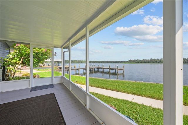 164 Moonlite Dr, Welaka, FL 32193