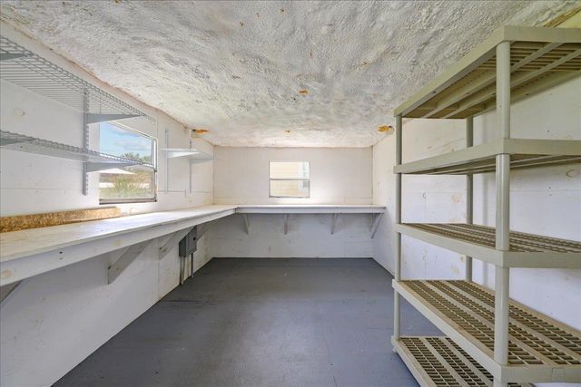 164 Moonlite Dr, Welaka, FL 32193