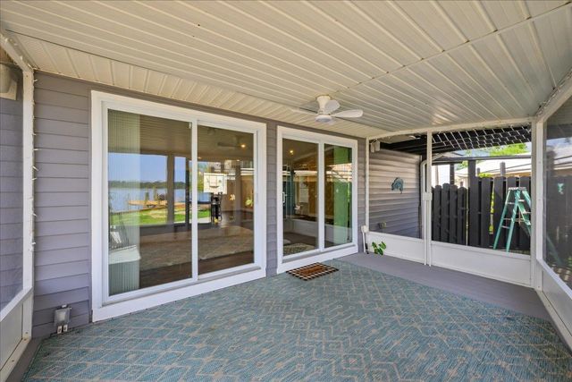 164 Moonlite Dr, Welaka, FL 32193