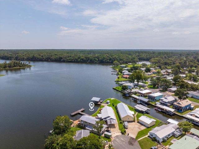 164 Moonlite Dr, Welaka, FL 32193