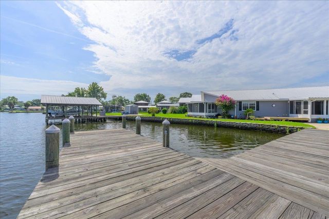 164 Moonlite Dr, Welaka, FL 32193