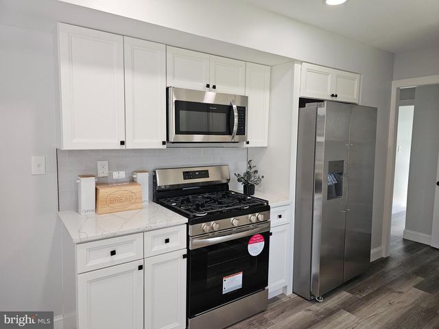 19 MESSENGER LN, Willingboro, NJ 08046