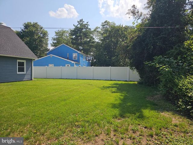 19 MESSENGER LN, Willingboro, NJ 08046
