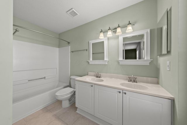 7016 Churchill Downs Drive, New Albany, OH 43054