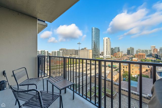 210 S Desplaines Street 807, Chicago, IL 60661