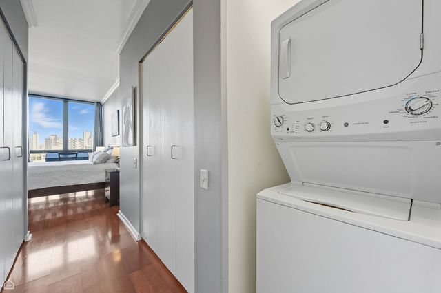 210 S Desplaines Street 807, Chicago, IL 60661