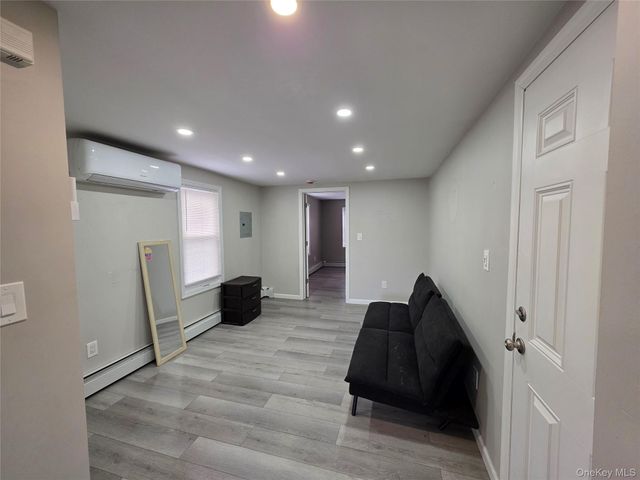 269 Willis Avenue North, Mineola, NY 11501