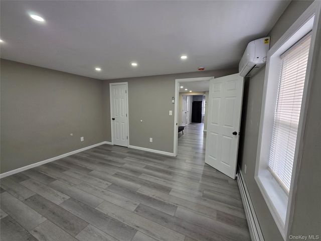 269 Willis Avenue North, Mineola, NY 11501