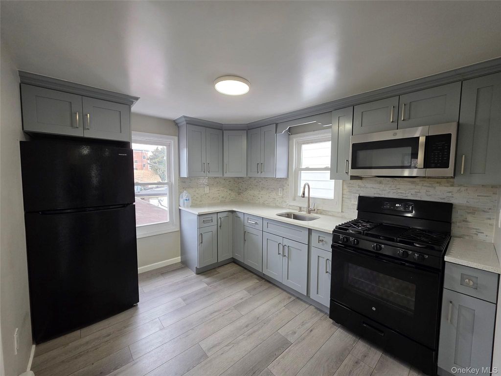 269 Willis Avenue North, Mineola, NY 11501