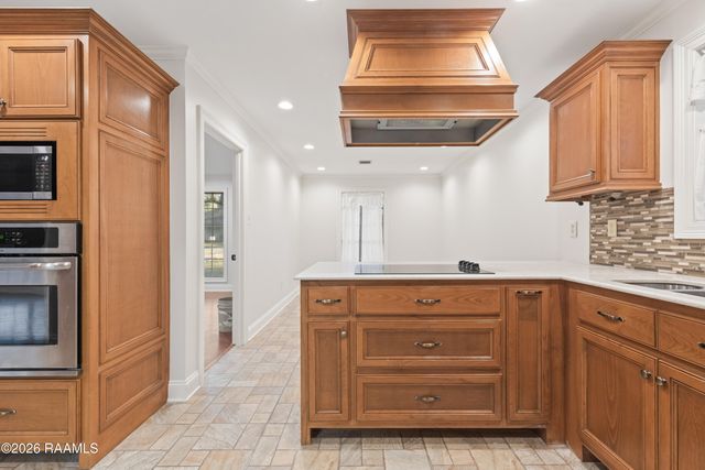 201 Saxon Drive, Lafayette, LA 70508