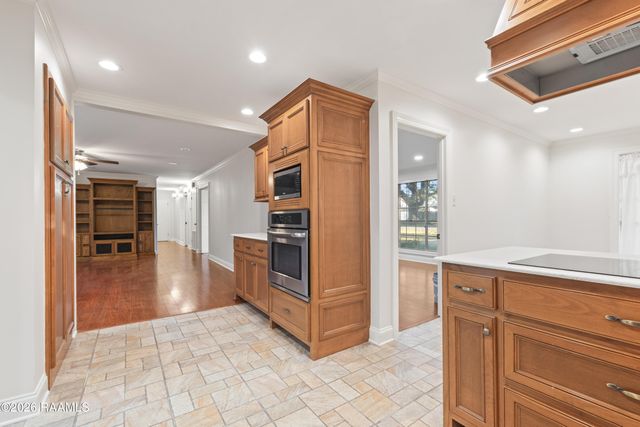 201 Saxon Drive, Lafayette, LA 70508