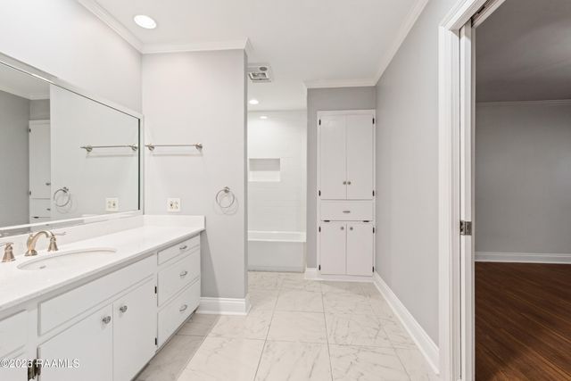 201 Saxon Drive, Lafayette, LA 70508