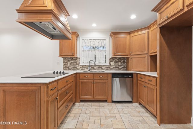 201 Saxon Drive, Lafayette, LA 70508