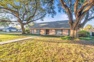 201 Saxon Drive, Lafayette, LA 70508
