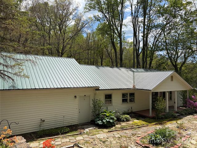 524 Clear Creek Road, Burnsville, NC 28714