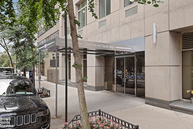 236 E 47th St Apt 30E, New York City, NY 10017