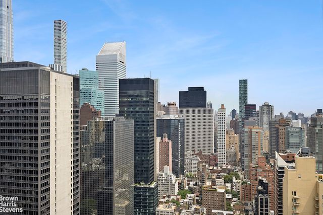 236 E 47th St Apt 30E, New York City, NY 10017