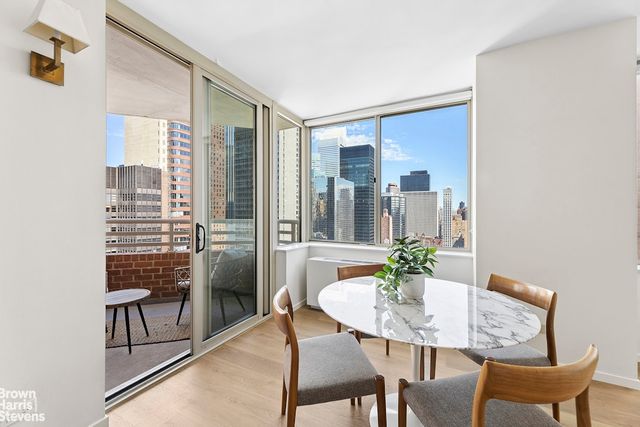 236 E 47th St Apt 30E, New York City, NY 10017