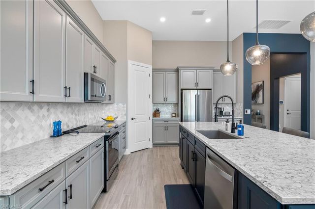 17592 Kinzie LN, Estero, FL 33928