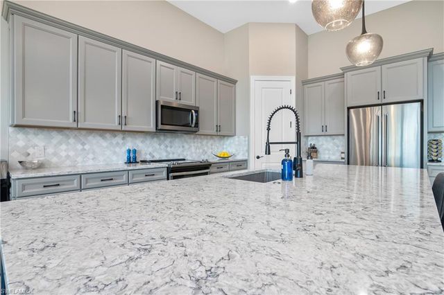 17592 Kinzie LN, Estero, FL 33928