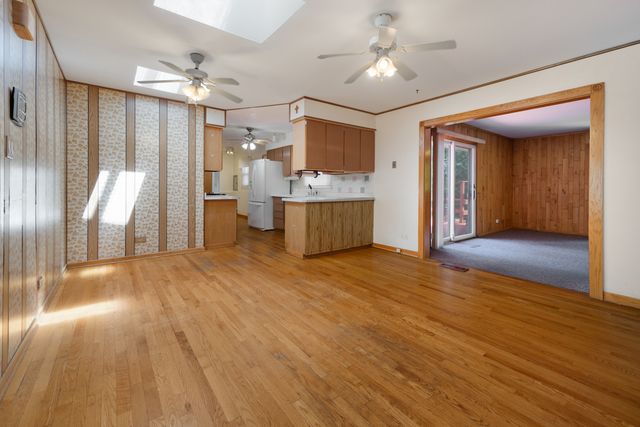 79 Eden Road, Elk Grove Village, IL 60007