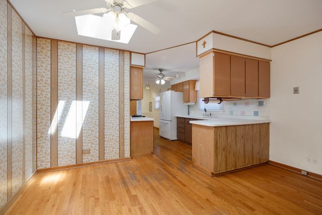 79 Eden Road, Elk Grove Village, IL 60007