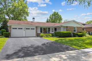 79 Eden Road, Elk Grove Village, IL 60007