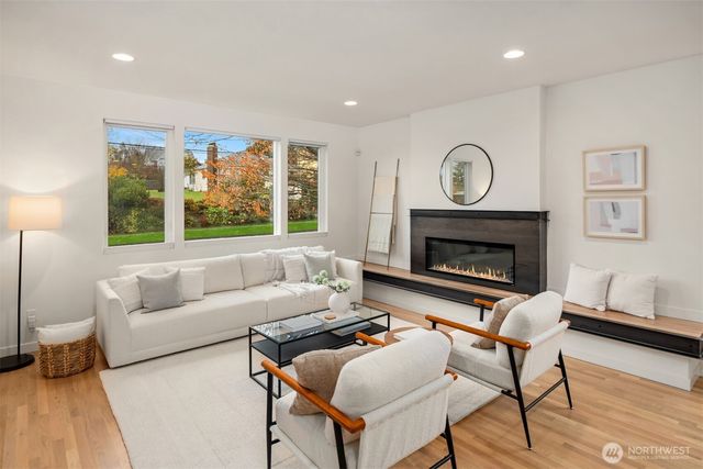 7714 30th Avenue NW, Seattle, WA 98117