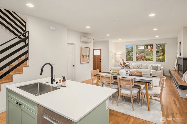 7714 30th Avenue NW, Seattle, WA 98117