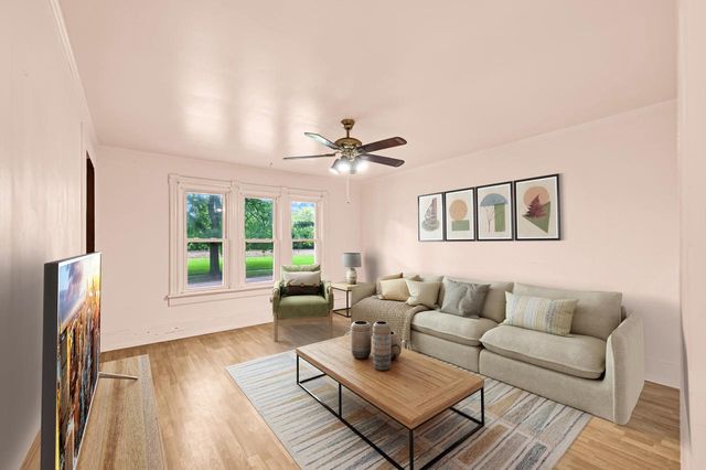 600 N 40th STREET, Milwaukee, WI 53208