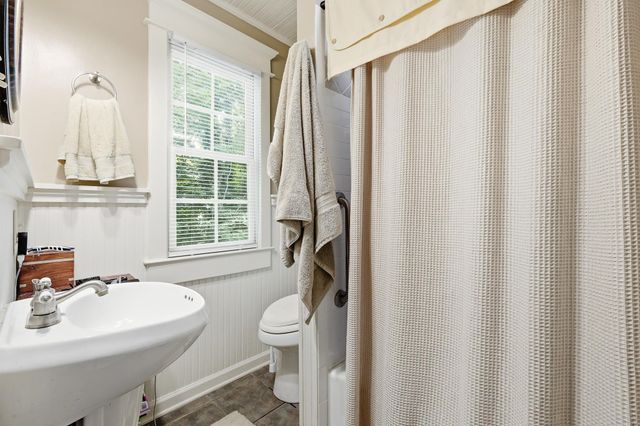 1600 Rugby Road, Huntington, WV 25705
